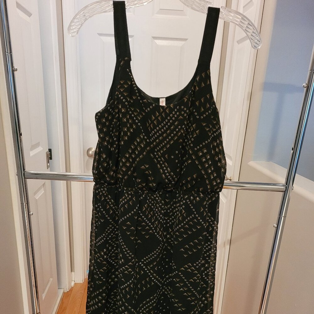 Beautiful lightweight black print summer dress.  Size Large.  Super comfortable.